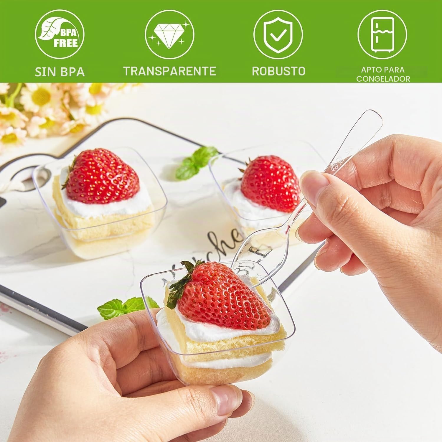 KAHEIGN 100 Piezas Vasos de Plástico para Postre con Cucharas, 60ml Cuadrado Tazas Transparente para Parfait y Aperitivo Tazón Servir Reutilizable para Postres Pudín Mousse Fiesta (5cm x 3cm)