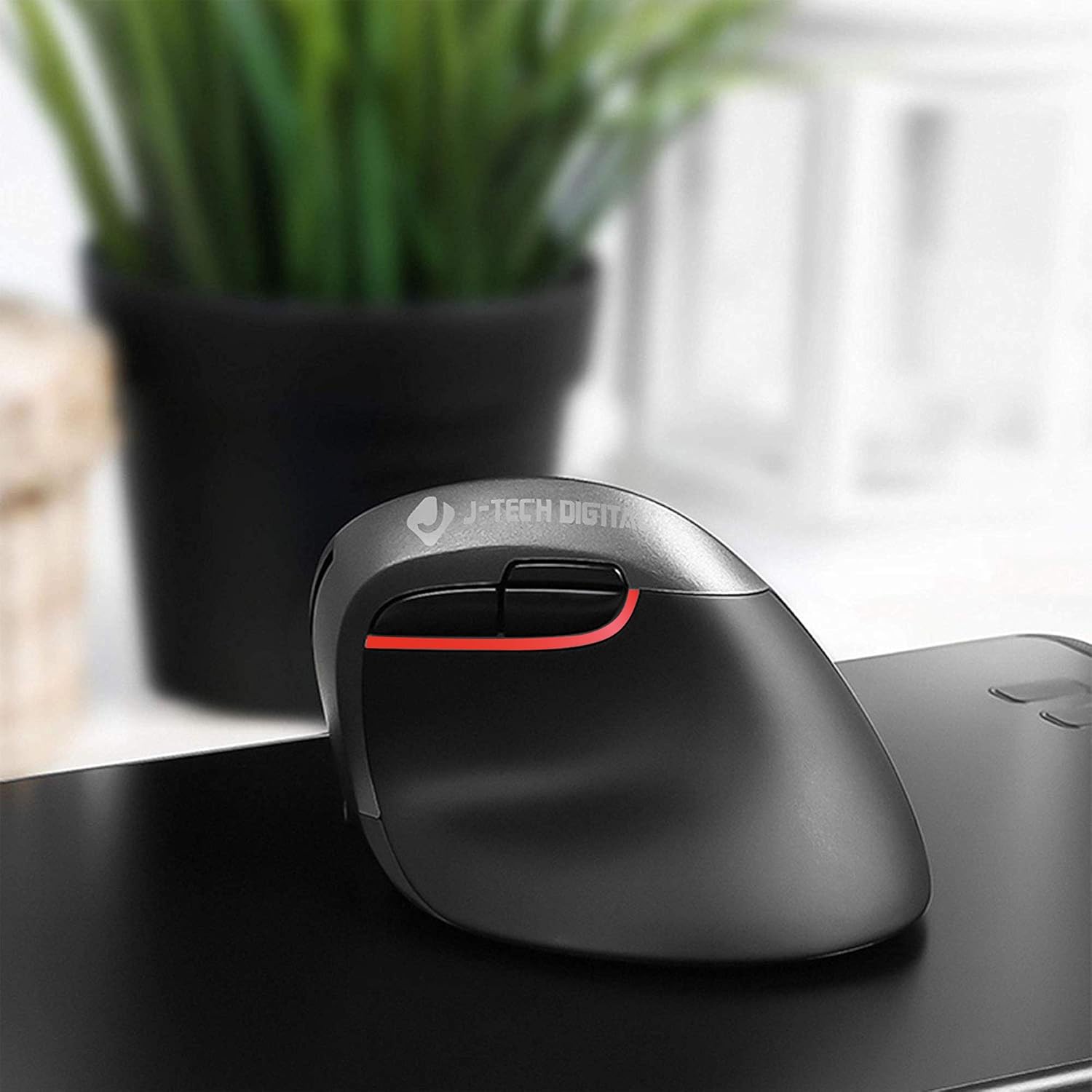 Person using the J-Tech Digital V628M-2.4G vertical ergonomic mouse