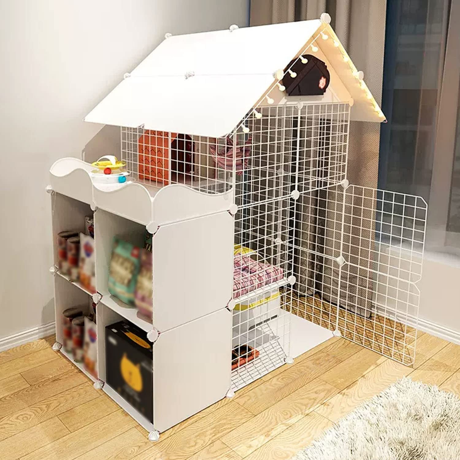 Parc à chat en appartement avec litière et nid douillet intégrés