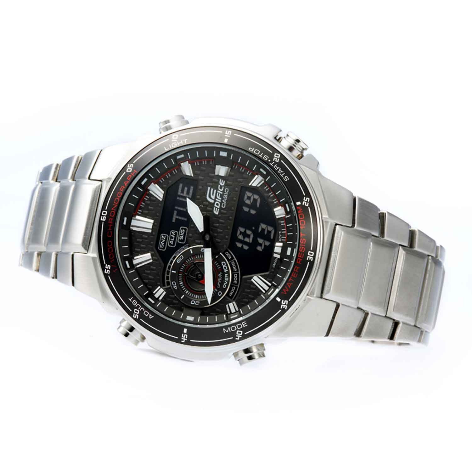 Fronte angulada view of Casio Edifice EFA-131D-1A1VDF watch, showing the digital display with time and date, and the watch's various buttons.