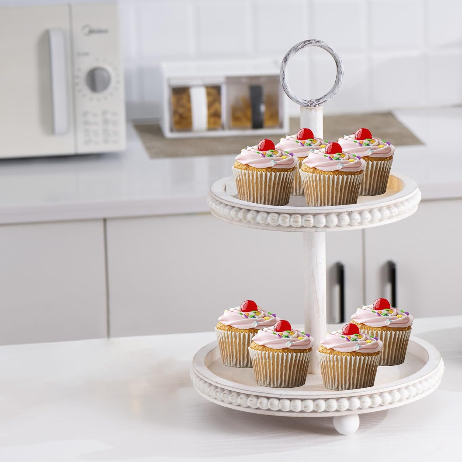 GENMOUS & CO. 2 Tiered Beaded Tiered Tray, Wooden Farmhouse Decoration for St Patrick's Day, with 3pcs Signs and 1pc Wood Bead Garland for Country Rustic Home Coffee Table Decor