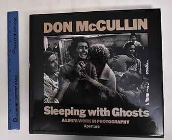 Don McCullin 写真集 Sleeping With Ghosts 初版 Sleeping With Ghosts: McCullin, Don: 9780224032414: Amazon.com: Books
