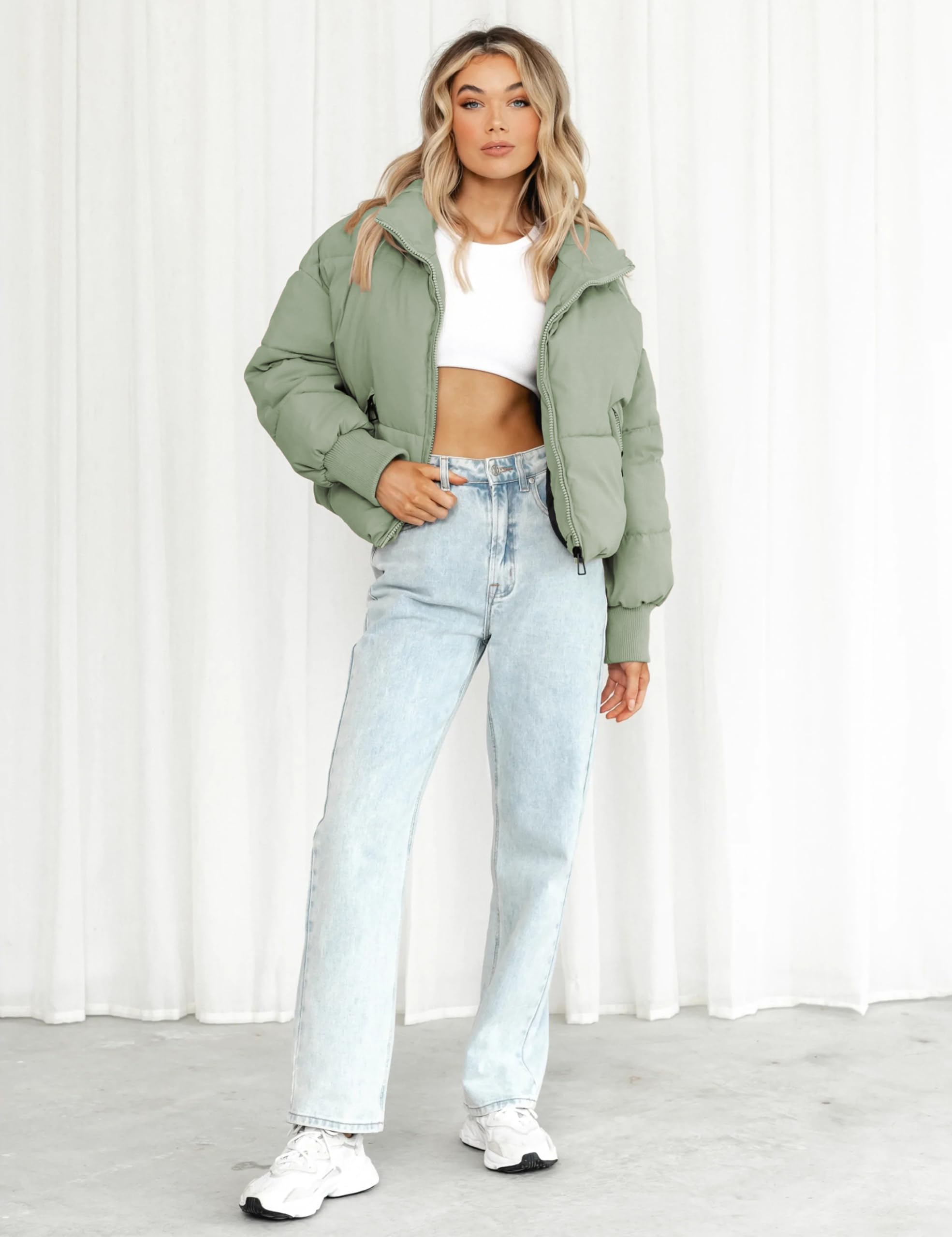 Lianlive Womens Cropped Puffer Jacket Oversized Black Short Puffy Winter Coat