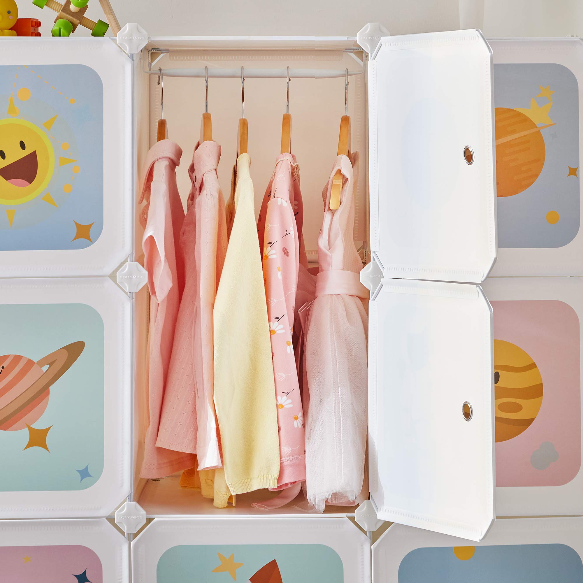 SONGMICS Kleiderschrank, DIY-Aufbewahrungsschrank, für hängende Kleidung, Aufbewahrung, für Kinder, mit 16 Würfeln, 4 Hängestangen, 123 x 41 x 123 cm, weiß LPC905W01