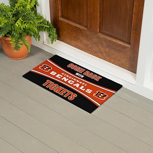 Miniatura 2 de Team Sports America NFL Cincinnati Bengals  Entrada interior y exterior  28 x 16 pulgadas  Parte trasera antideslizante  Tapetes de bienvenida