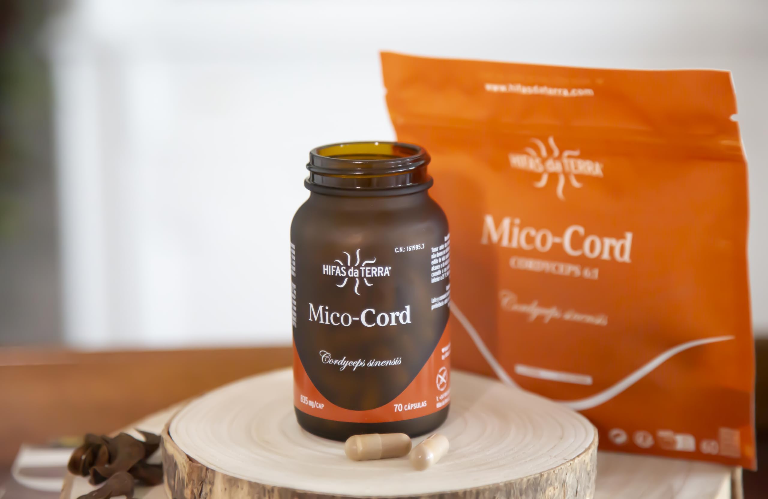 HIFAS DA TERRA - Mico-Cord Extracto Puro de Cordyceps + Vitamina C Natural - Extracto de Hongos - Energía, Vitalidad, Rendimiento Físico y Recuperación Natural - Bote 70 Cápsulas