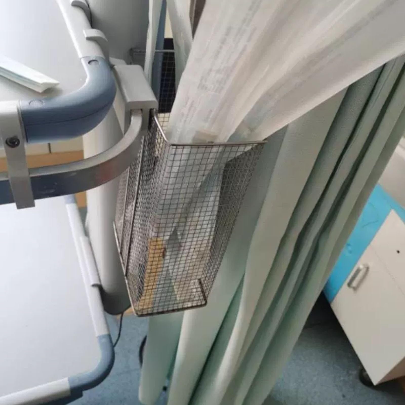 Kosz dezynfekujący, taca do sterylizacji ze stali nierdzewnej z haczykiem, perforowana konstrukcja, elastyczna instalacja, odporna na ciepło, idealna do szpitali i klinik, 15 x 10 x 30 cm