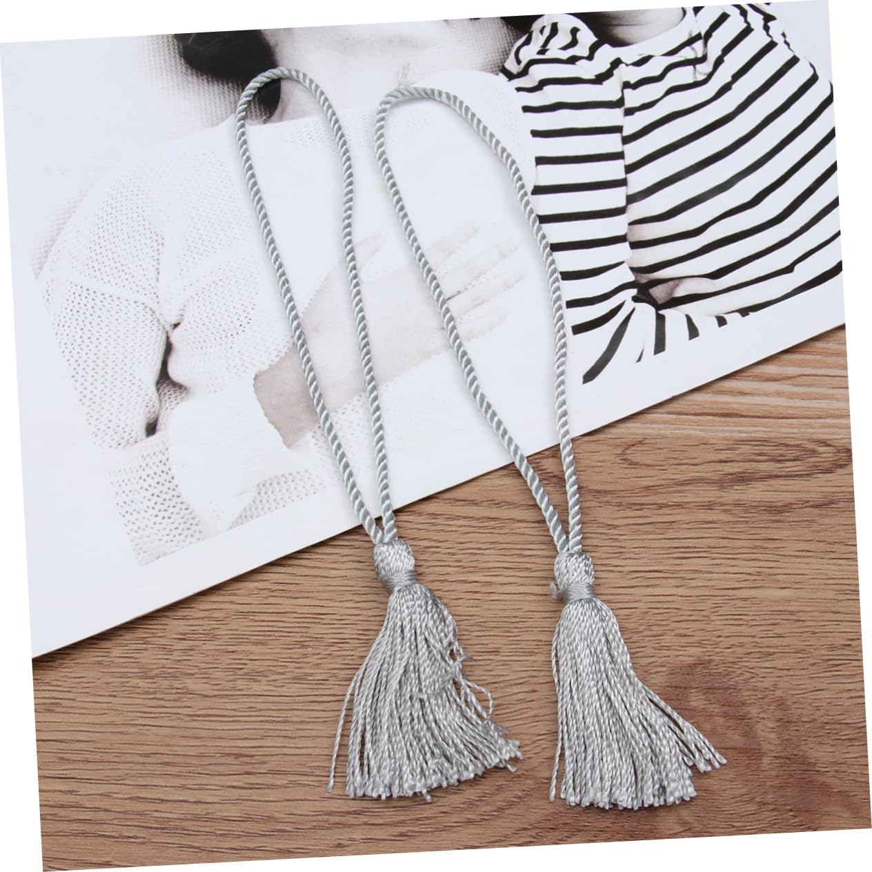 Lot de 20 pompons pour rideaux avec attache pour vue arrière de voiture, rideau suspendu avec cadre de rideau (gris x 2 pièces 17 x 1,5 cm x 2 pièces) (gris x 2 pièces 17 x 1,5 cm x 2 pièces)