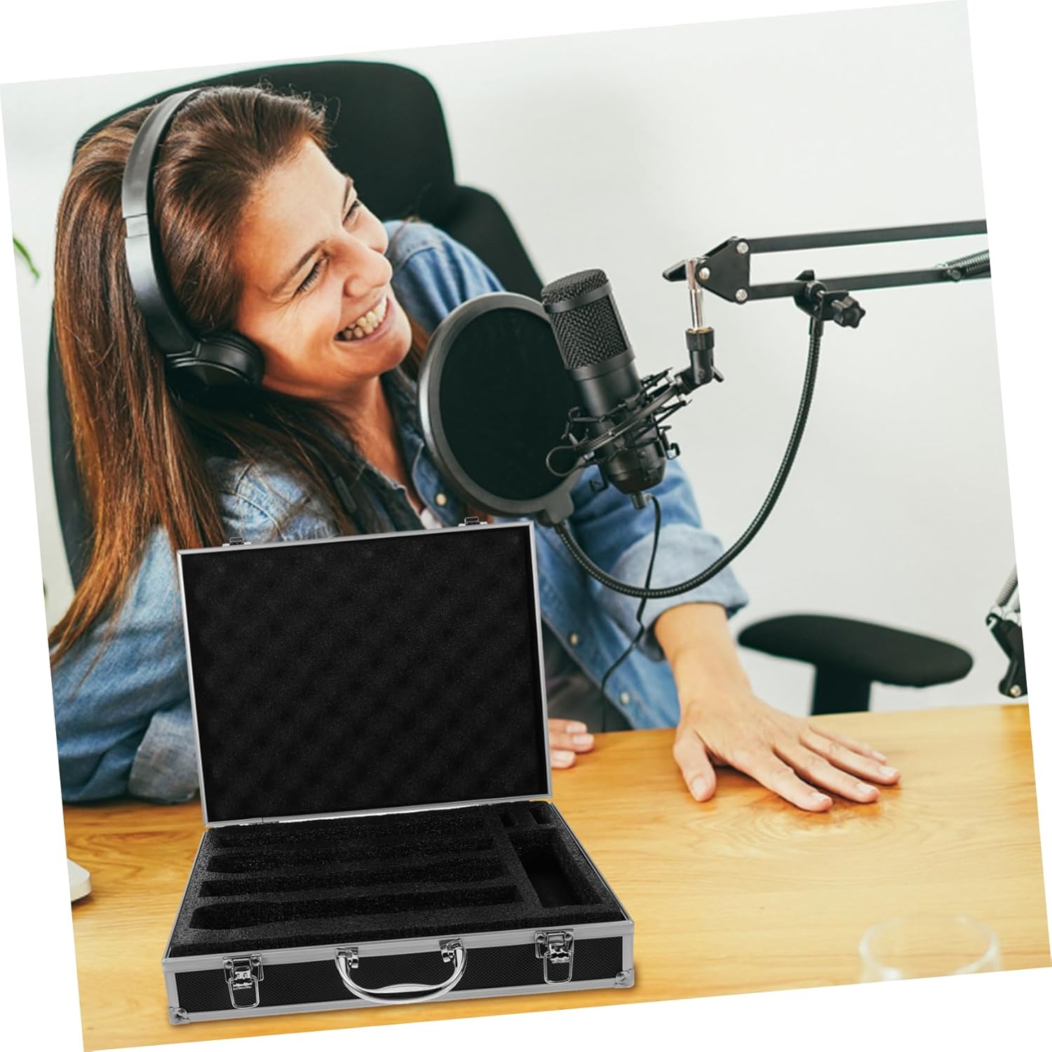 UPKOCH Portable Hard Mic Protective Case with Handle for Handheld Microphones Shockproof and Dustproof Organizer Box for Travel and Storage of Microphone Accessories