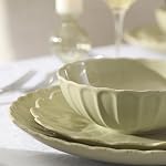 Lenox Stoneware Dinnerware Ensembles pour 6, Français Perle Scallop Matcha 18-Piece Ensemble de vaisselle, Service pour 6, Lave-vaisselle Assiette en céramique, assiettes et bols en grès 18 Pièce)