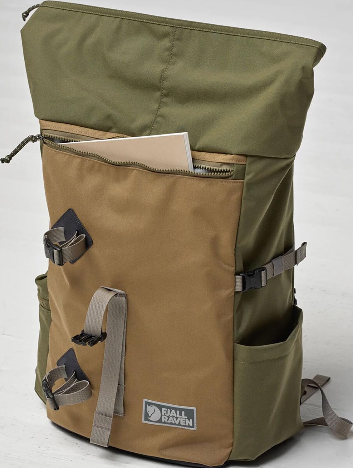 Fjällräven Vardag Foldsack 25 Backpack - Durable Fabric, Roll-Top Closure, Classic Design - School, Travel, Green-Clay, One Size