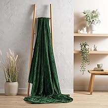 Flannel Fleece Throw Blanket Fluffy Super Soft Warm for Bed Sofa Couch Chair Lightweight and Cozy Solid Design Throw (Emerald Green, 130 x 150 cm)