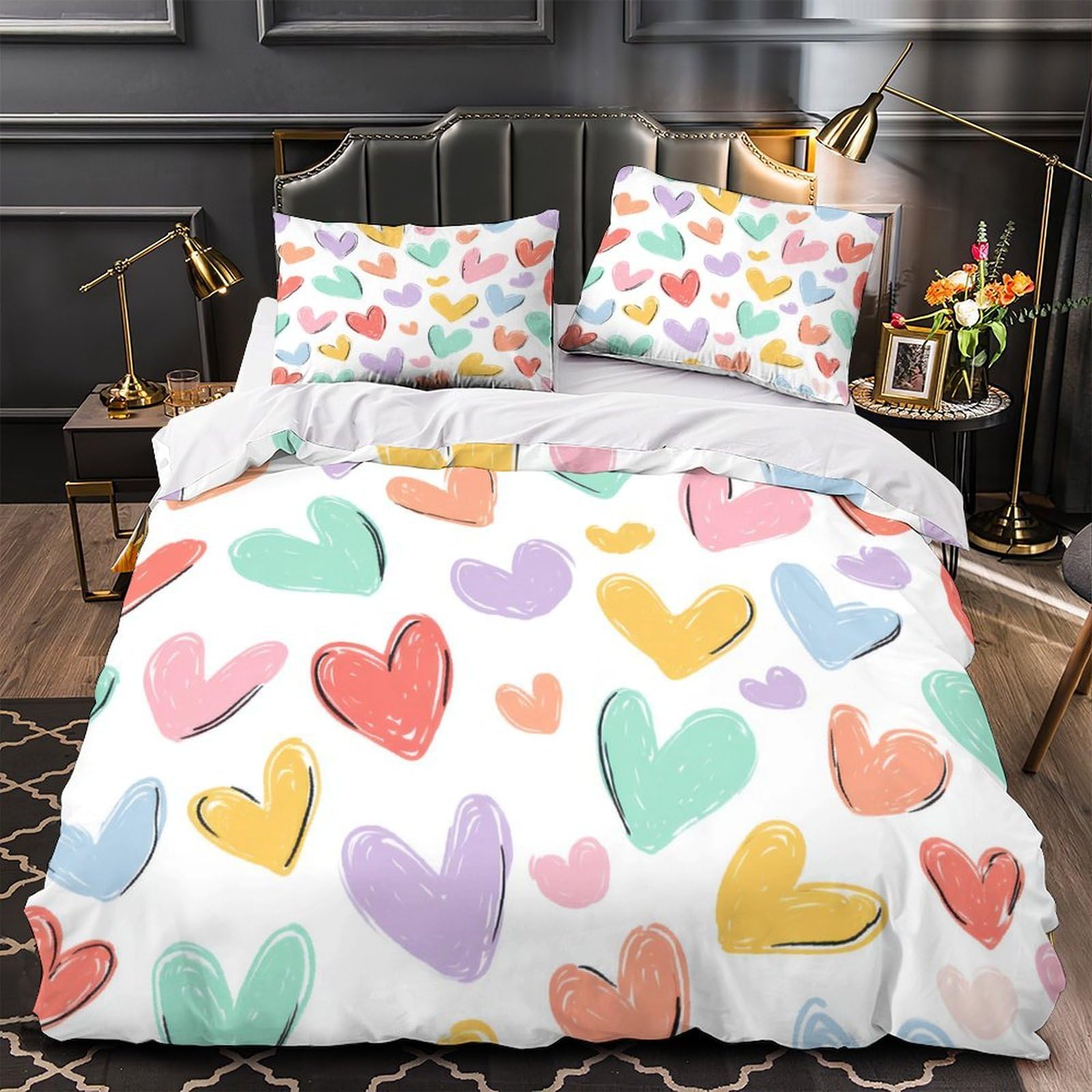 Chambre d'enfant cocooning avec la housse de couette cœurs colorés effet ultra doux
