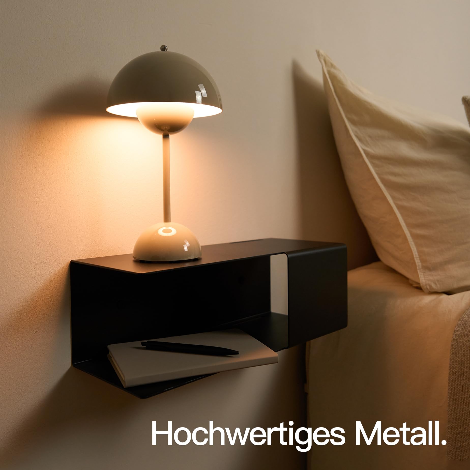 Designfabrik Hamburg | Schwebender Nachttisch aus Metall | Hängender Nachtschrank mit versteckter Ablage und Kabelführung | schmaler Wand Nachttisch fürs Schlafzimmer | Modernes Design | 1x Schwarz