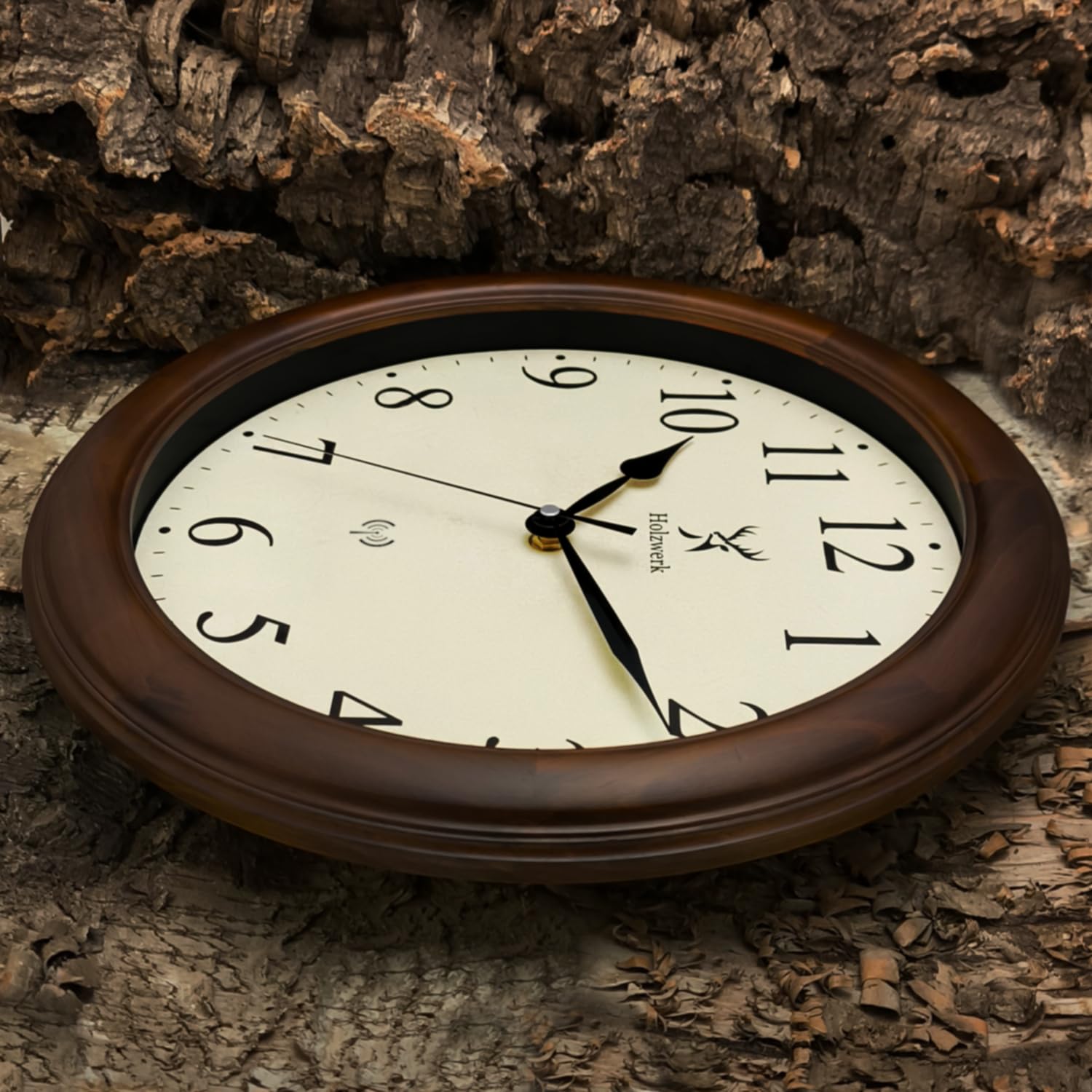 Holzwerk RADEBURG (Funk) Natur Vintage Retro Holz Funk Wanduhr Holz-Uhr Funkwanduhr Funkuhr nahezu lautloses Uhrwerk Massivholz 14 Zoll 35cm Braun Beige große Ziffern (HWN.Braun.)
