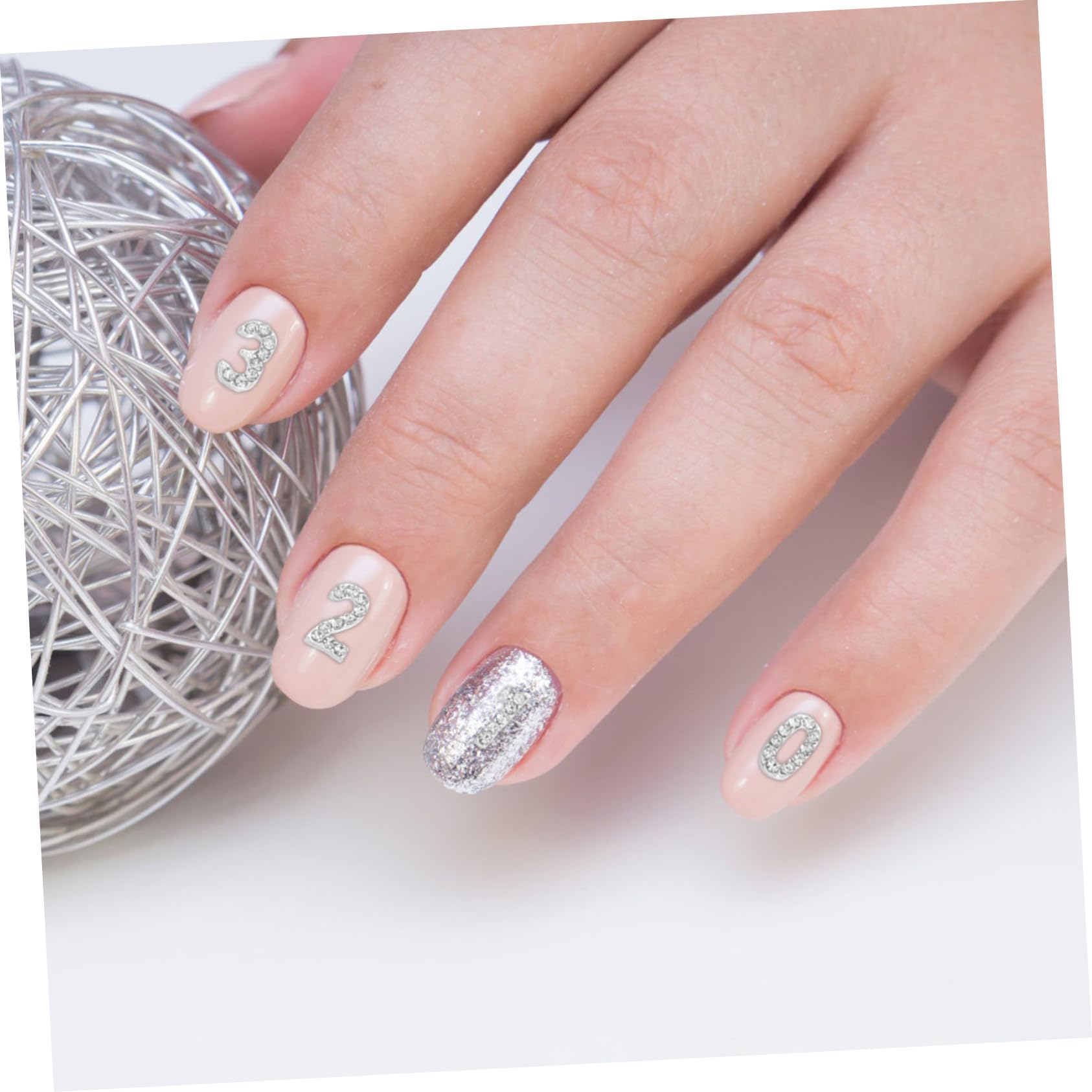 100 Pezzi Nail Art Charms Numeri Cristalli Flatback per Unghie Brillanti Gioielli Manicure Decorazioni per Feste e Uso DIY Facile