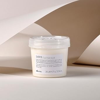 Davines LOVE/Curl Hair Mask, Extra Nourishing & Conditioning Treatment for Wavy to Curly Hair - Deeply Hydrates & Restores Elasticity - Intense Softness for Workable, Tamed Curls