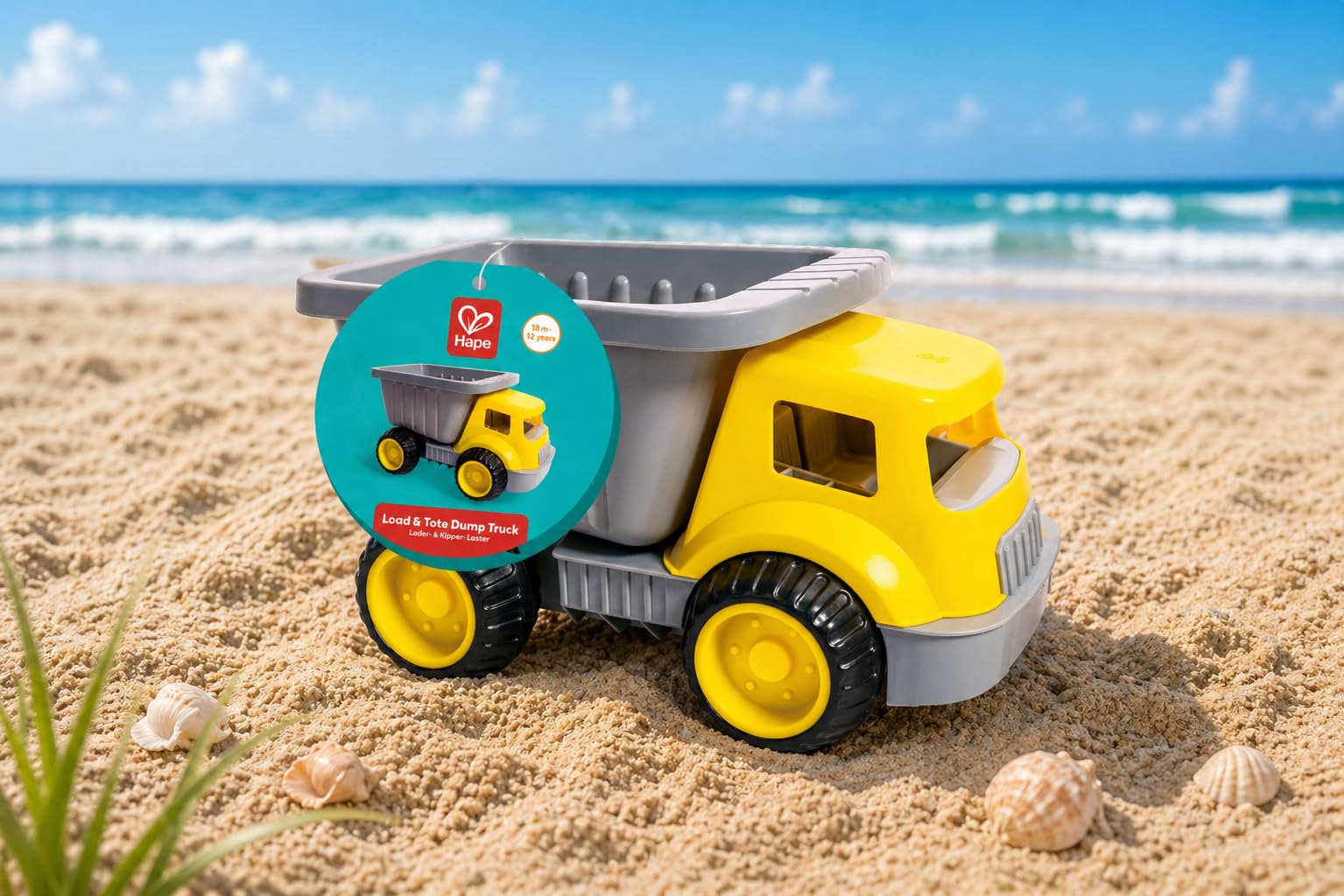 Hape Sandspielzeug Set Kinder Baustelle, Sandlaster mit Baustellen Zubehör und Maurer Set, Outdoor Spielzeug für Strand und Sandkasten
