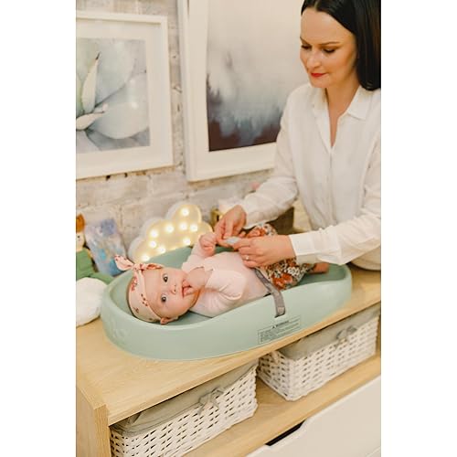 Miniatura 4 de Bumbo Almohadilla para cambiador de pañales de bebé de espuma suave con cinturón de seguridad y soporte de contorno, color verde cicuta