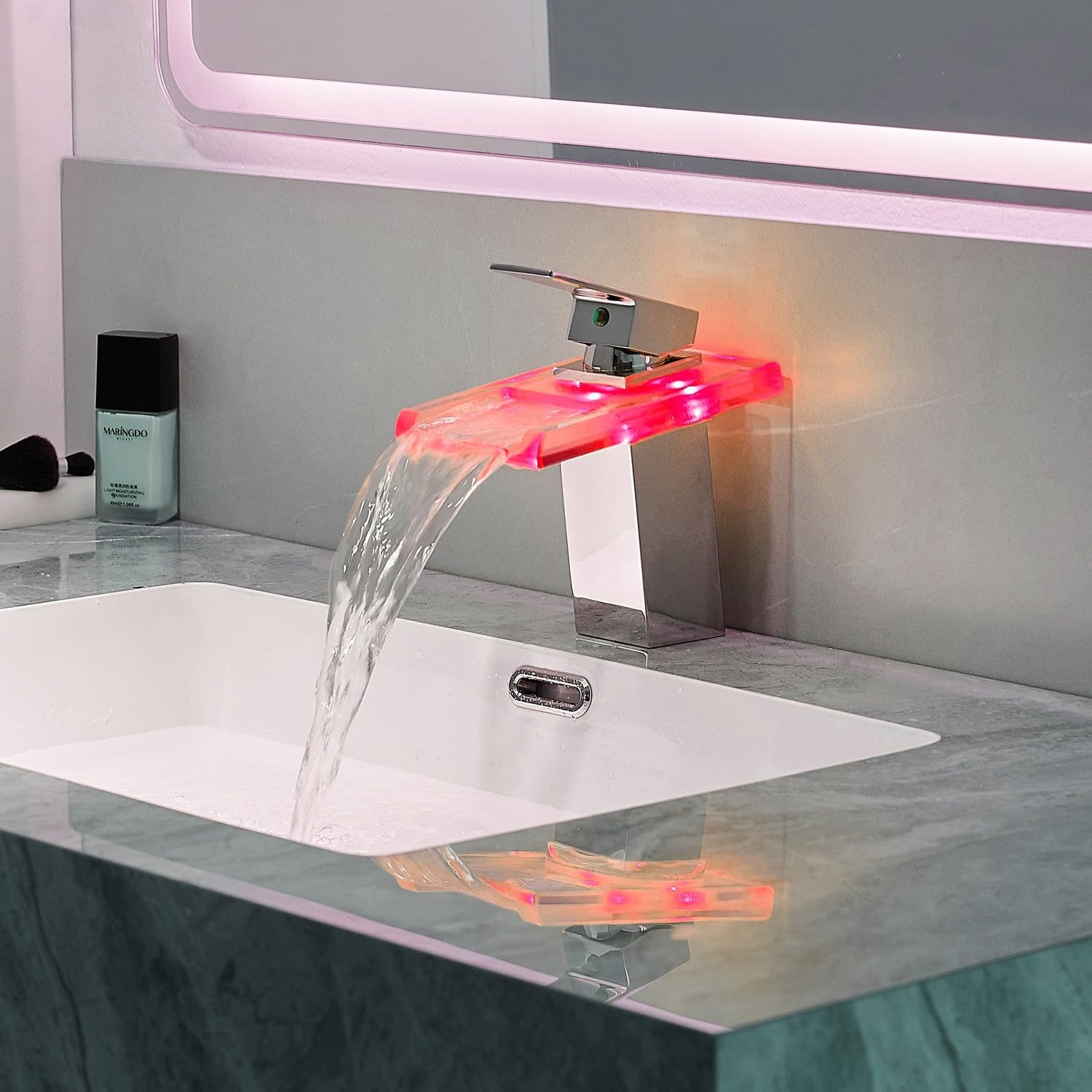 SOLEO Robinet mitigeur design bec cascade à LED lumineuses chrome brillant