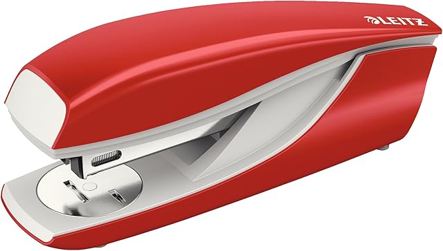 Leitz 55020025 NeXXt zszywacz (30 arkuszy, ergonomiczna metalowa obudowa, w zestawie zszywki, kolor czerwony