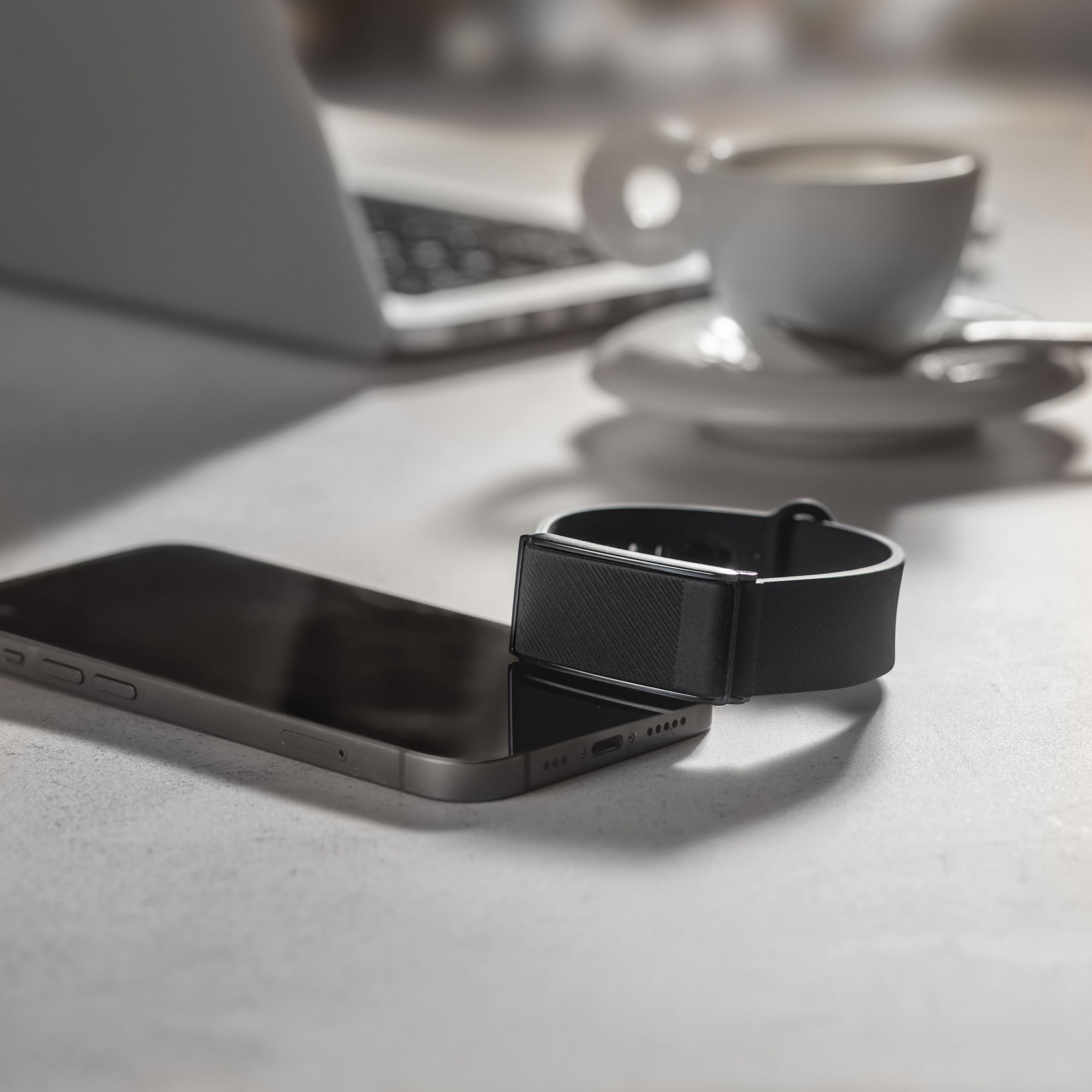 DCU TECNOLOGIC Move FitBand Pulsera de Actividad Inteligente sin Pantalla, 120 Modos Deportivos, Monitoreo 24/7, Batería 30 Días, IP68