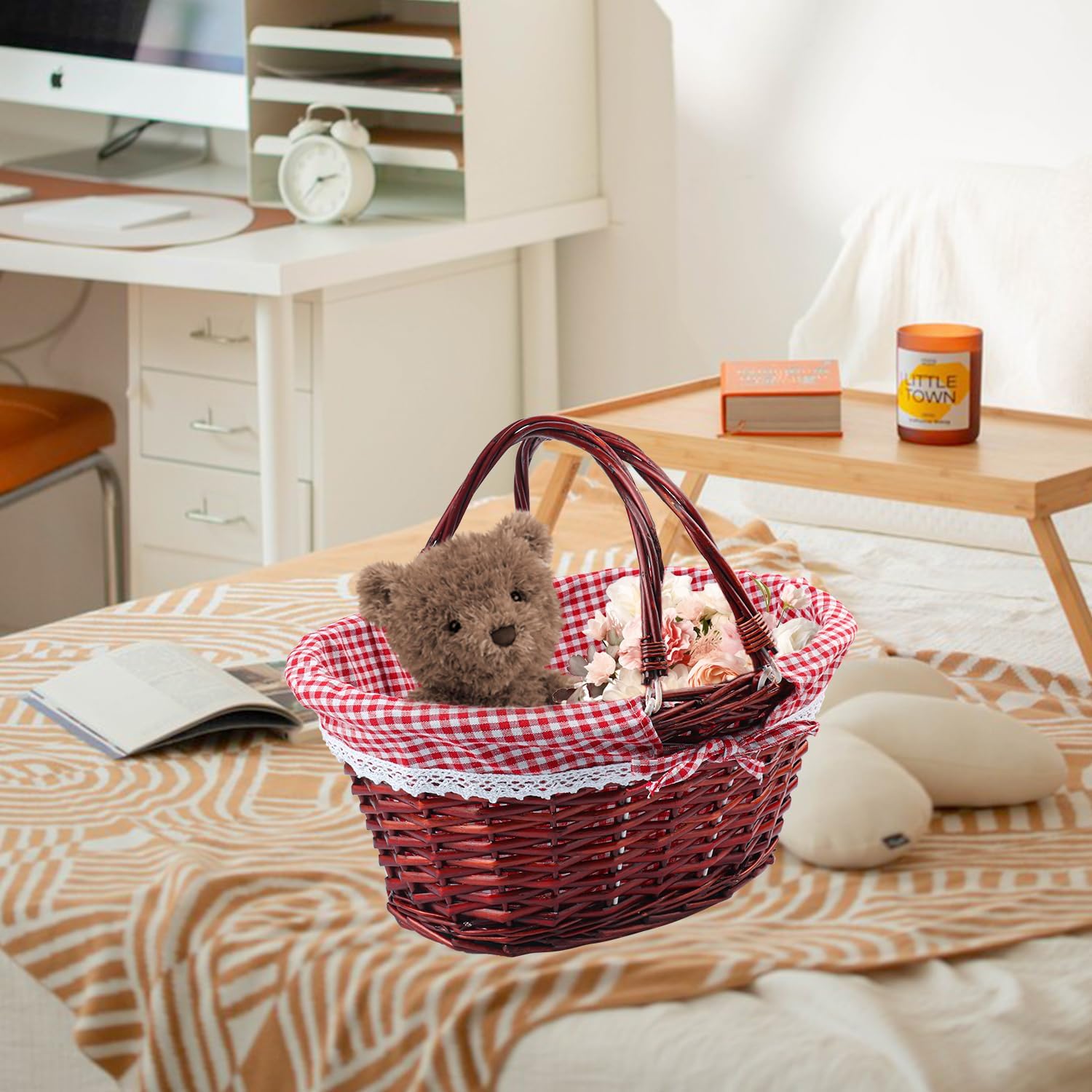 1 Pack 14.2 Inch Brown Wicker Basket with Checkered Lining, Oval Wicker Woven Basket with Handle, Willow Woven Picnic Baskets for Picnic, Camping, Party