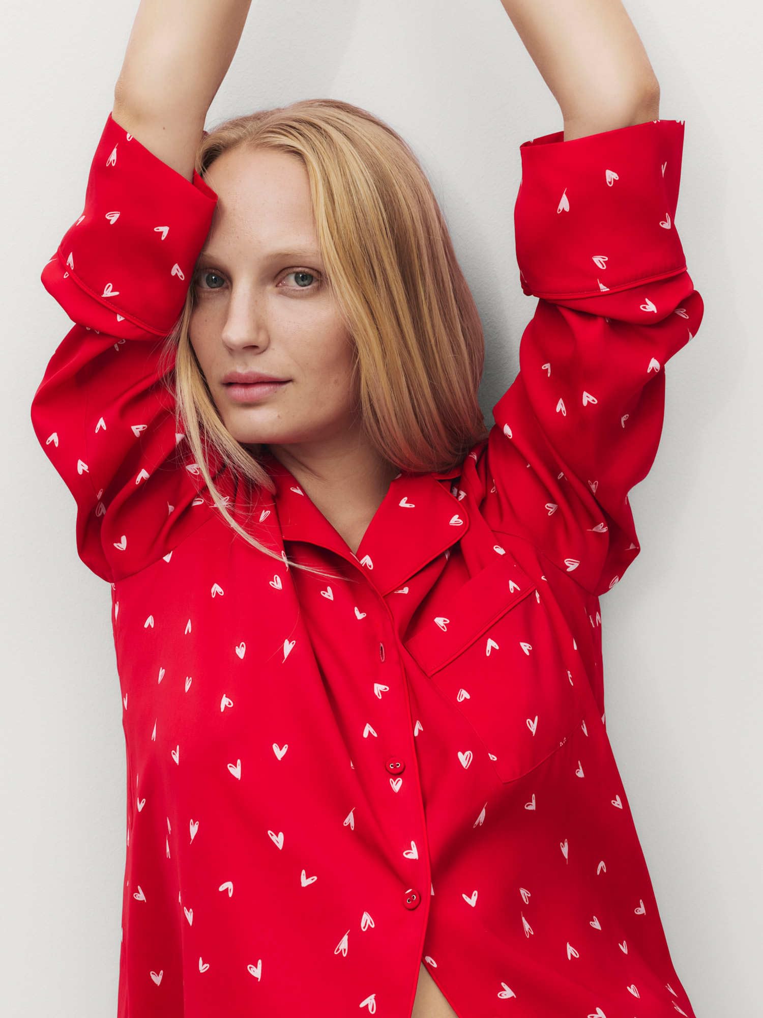 Marks & Spencer Pyjama Dream Satin™ Femme, Imprimé Cœurs, Haut à Revers et Short, Coupe Standard