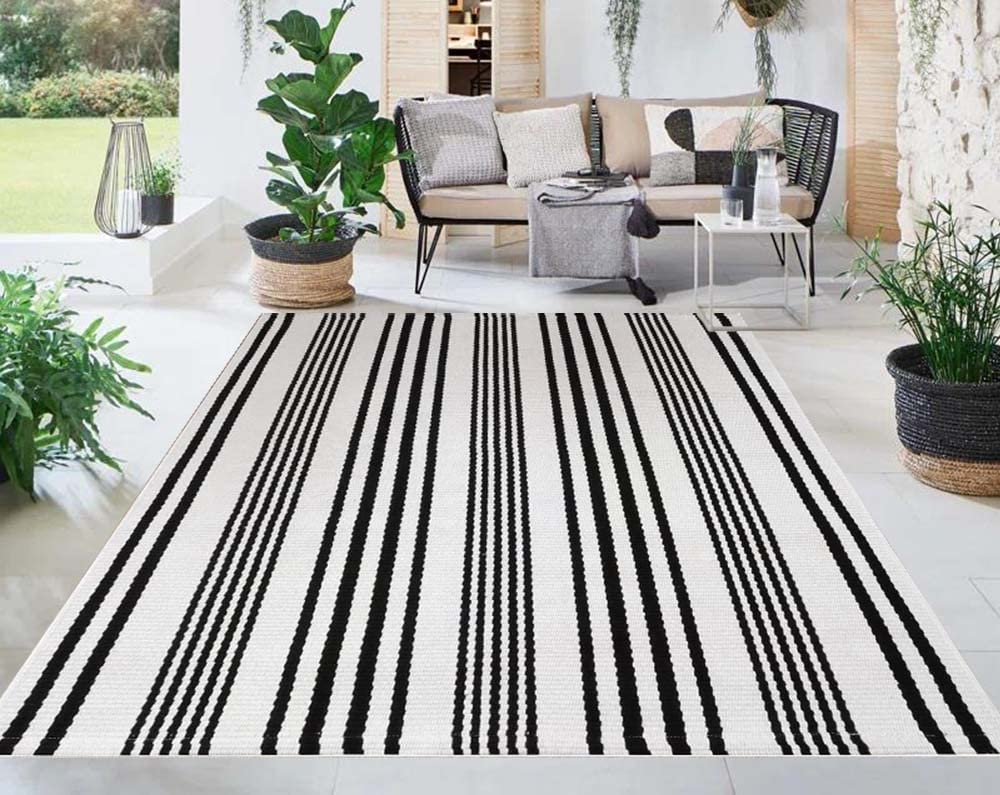 BUAGETUP Black and White Outdoor Patio Rug,5x8ft Striped Outdoor Rug ...
