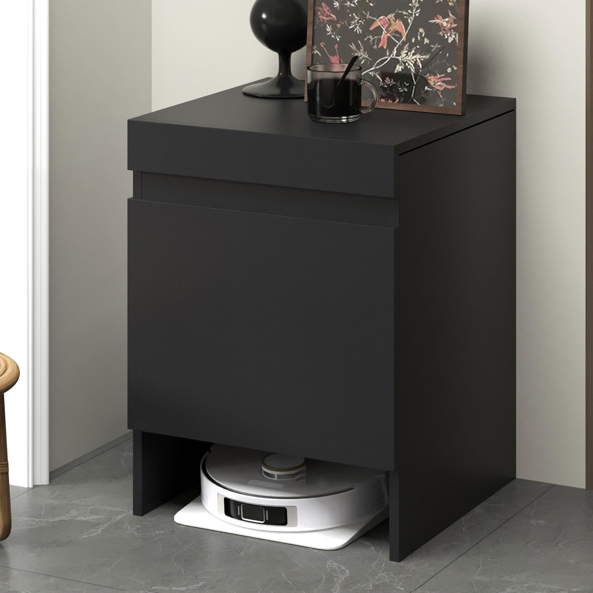 Table d'appoint avec porte en bois massif pour cacher l'aspirateur robot du salon