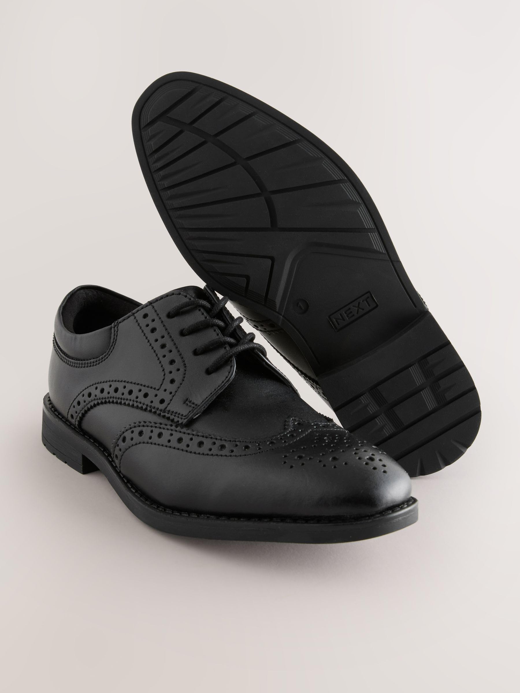 NEXT Garçon Chaussures Richelieu en Cuir à Lacets pour l’école - Pointure Large (G)