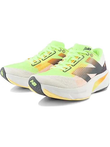 Женские кроссовки New Balance FuelCell Rebel v4 для бега