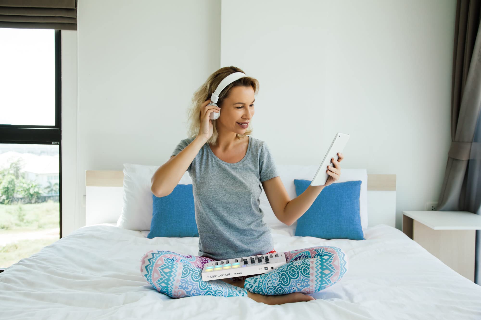 Classic Cantabile M25-AIR Wireless MIDI Controller, Tipo: M25-AIR | Controlador MIDI inalámbrico Classic Cantabile con batería y Bluetooth, Transmisión MIDI Bluetooth a Apple iPhone & iPad