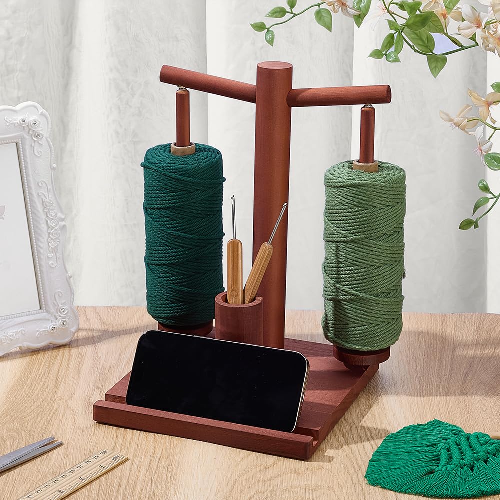 PH PandaHall Porta Filato Doppio in Legno Supporto per Gomitoli di Filato per Uncinetto e Maglia, Rosso Scuro Filatore Stabile con Base Organizer per Riporre Filati per Lavori Artigianali in Casa