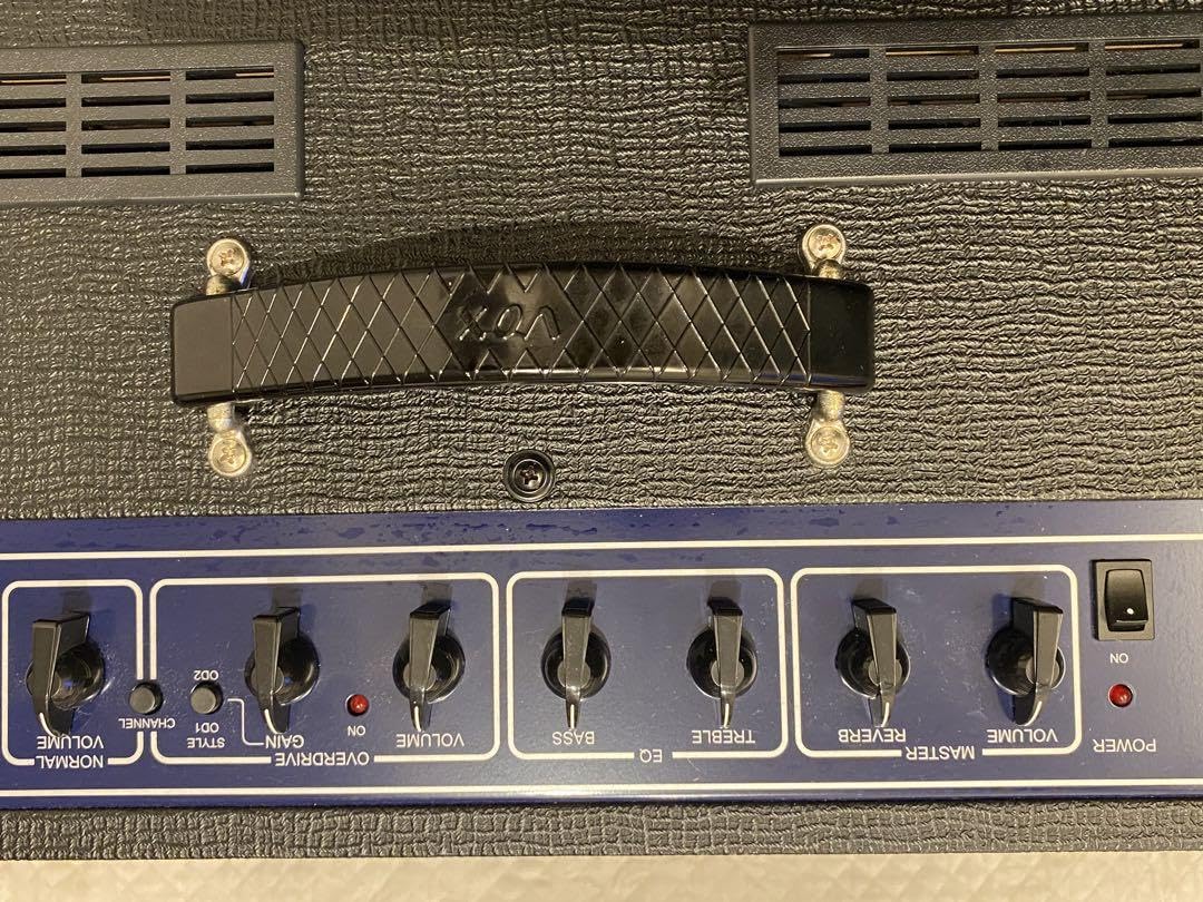 Amazon.co.jp: 箱 ☆VOX AC15VRギターアンプ☆5mケーブル : ホビー