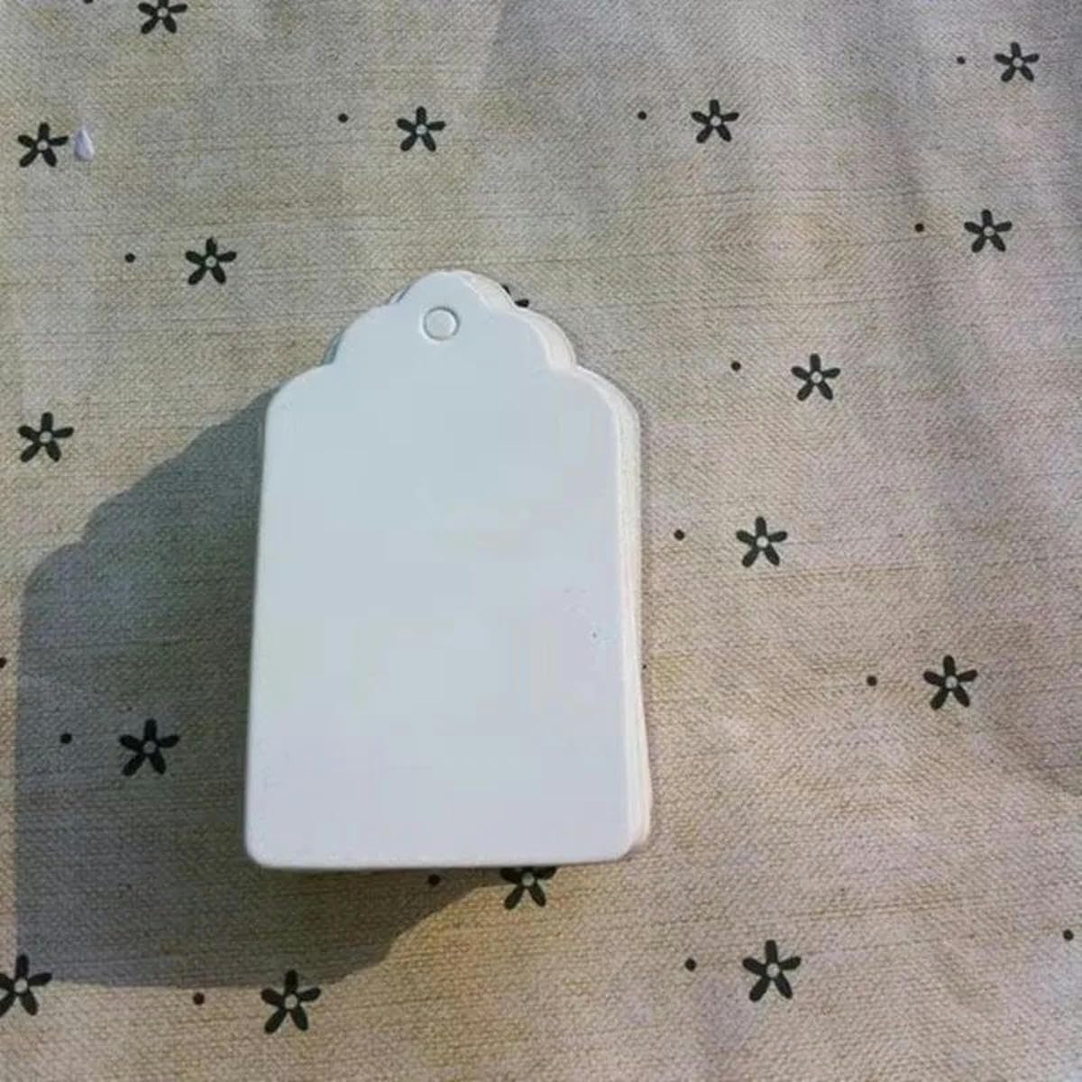 1000 Stück/Los Kraft-Geschenkanhänger, gewellte Kante, Hochzeitsfeier, Papieranhänger, Preisschild, Hängeetikett, individuelle Anhänger, 1000 Stück