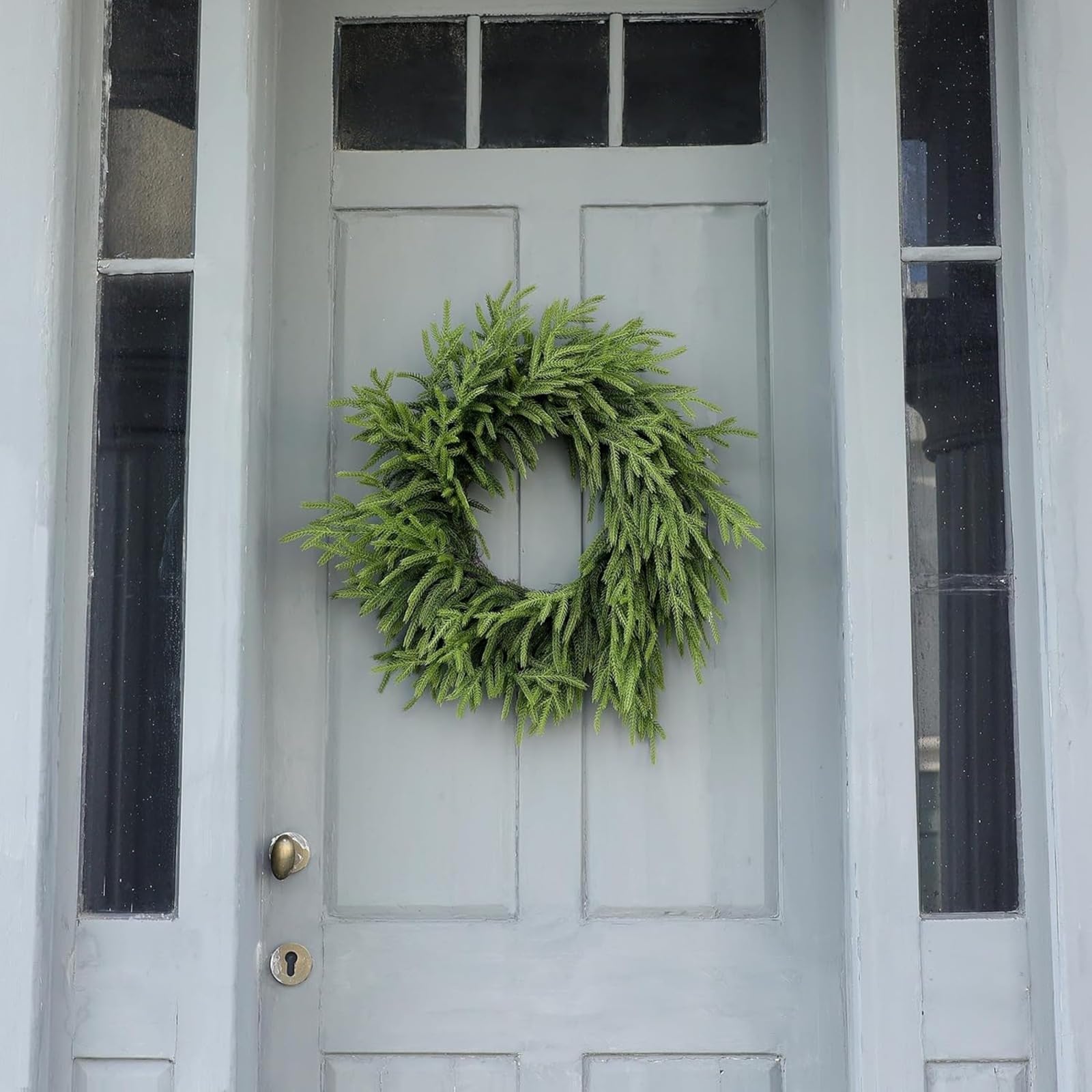 Corona di Pino Norfolk Real Touch - 24 "Natale Artificiale Ghirlanda di Pino Finto Verde per La Porta D'ingresso, Muro, Finestre, Decorazione Natalizia (Verde)