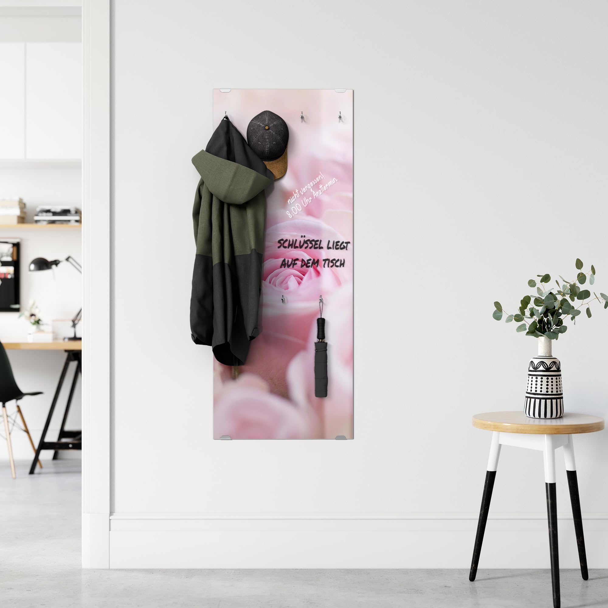 DEQORI Wieszak na ubrania ze szkła z nadrukiem motywu, wzór pionowy, 50 x 125 cm, motyw delikatnych płatków róży, szkło bezpieczne ESG z 7 haczykami, możliwość zapisywania i łatwe w montażu – łatwe w