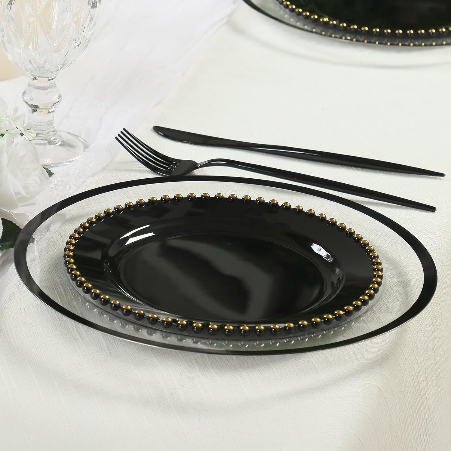 10" Dinner Plates - Set of 30 - Plastic Black/Gold Round Disposable Plate Beaded Rim, Ideal for Decoration Party Wedding Bulk Events