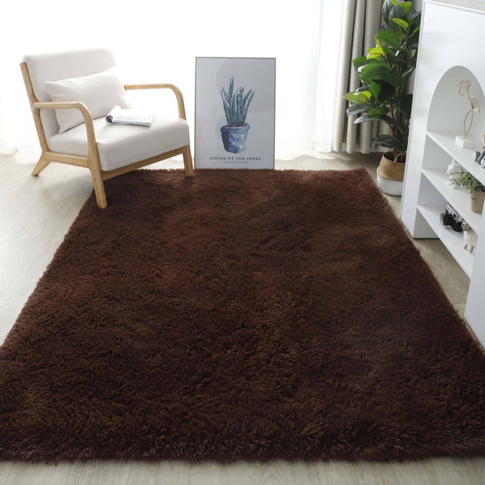 Tapis salon doux et moelleux facile d'entretien qui ne perd pas ses poils en marron