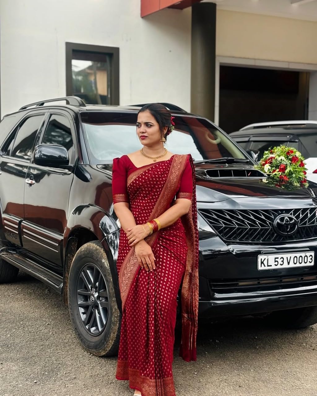 Flosive Women's Beautiful Red Soft Silk Saree With Zari Weaving With Blouse