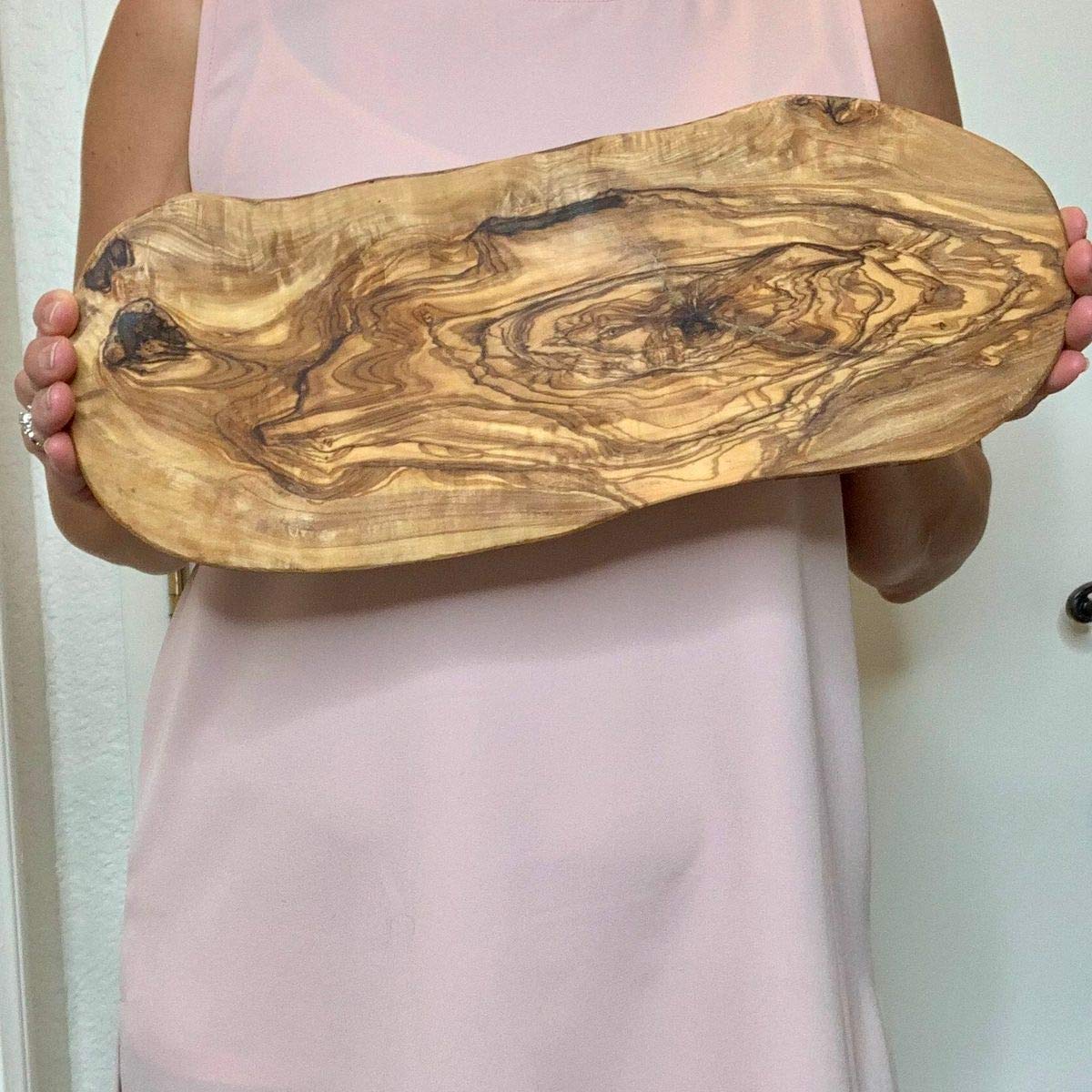 Amazon | ハンドメイド オリーブウッド 素朴なカッティングボード