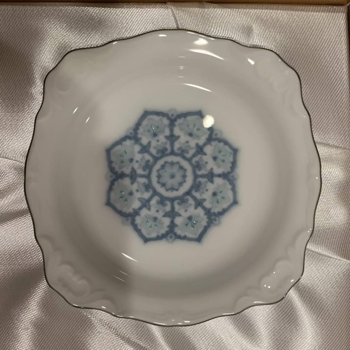 Amazon | 大倉陶園 技法シリーズ 小皿 アソート 金蝕バラ ブルー 