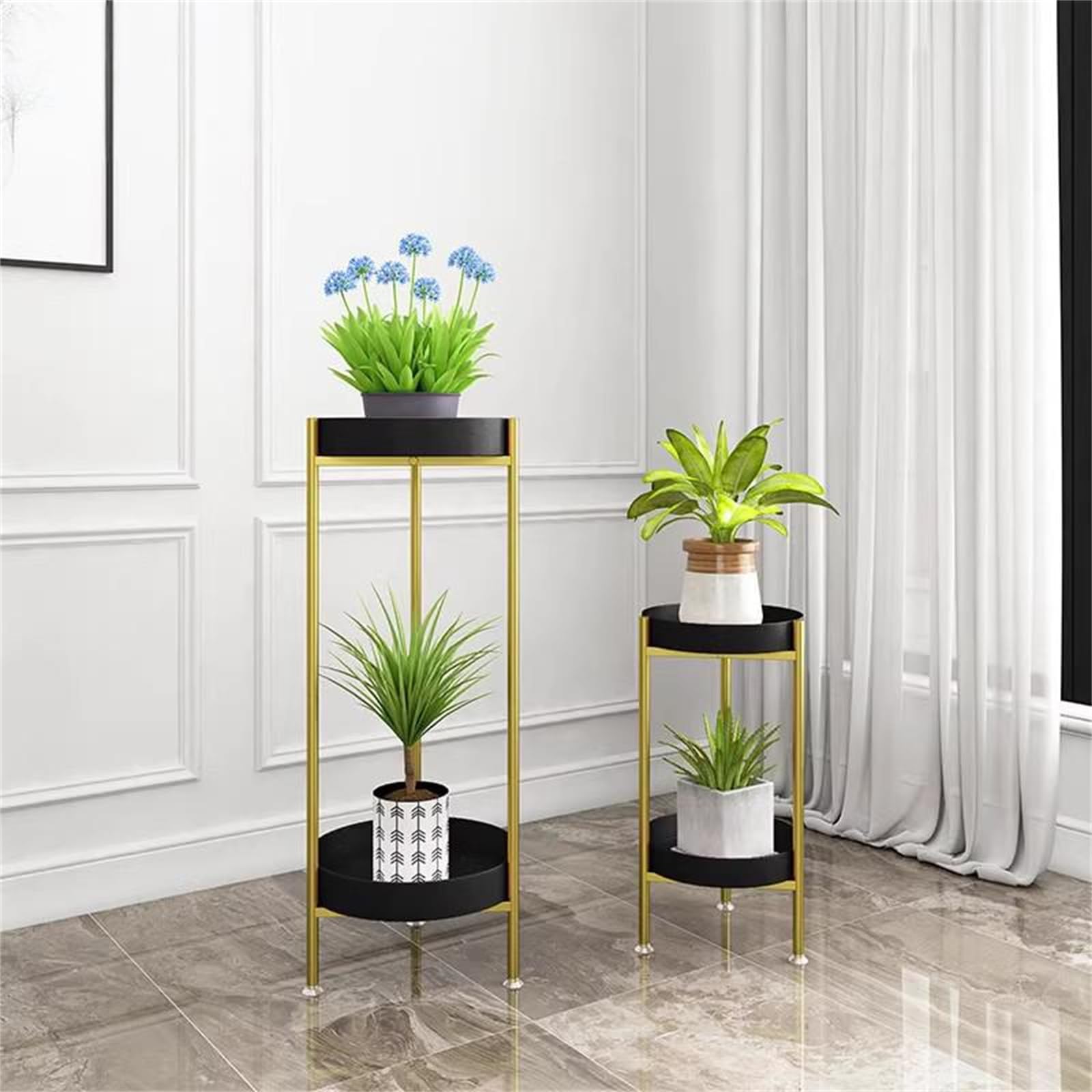 Support à plantes en métal pour optimiser l'espace des petits balcons et terrasses