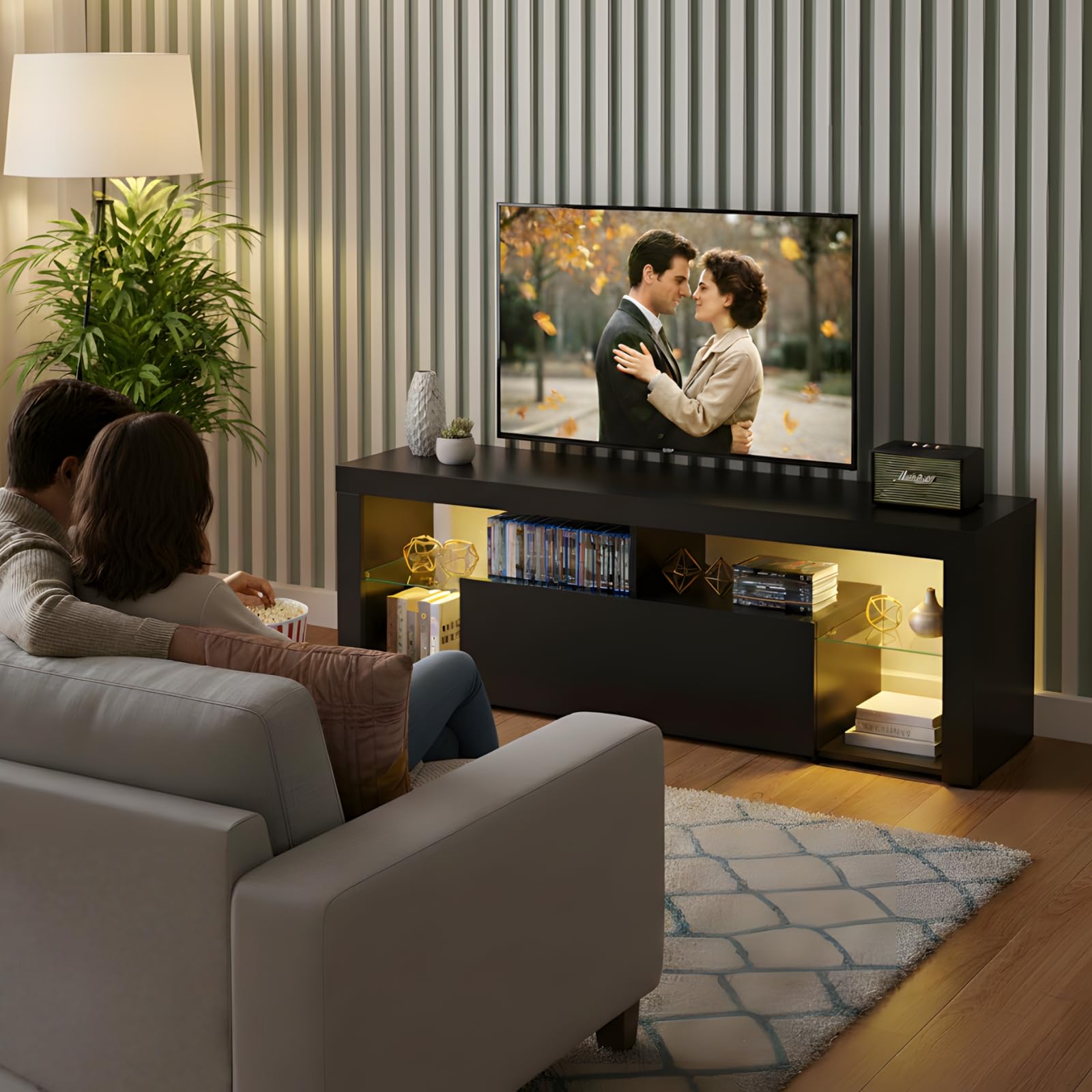 Meuble TV Noir 140cm Longueur avec Bande Lumineuse, Meuble Télé Moderne avec Étagères en Verre et Tiroir, Meuble TV Bas avec Rangement pour Salon, Chambre et Gaming (140x35x50cm)