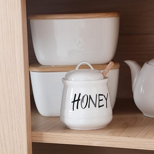 Vista 4 de HAOTOP Tarro de miel pequeño de porcelana con tapa y cuchara de miel 12oz (blanco)