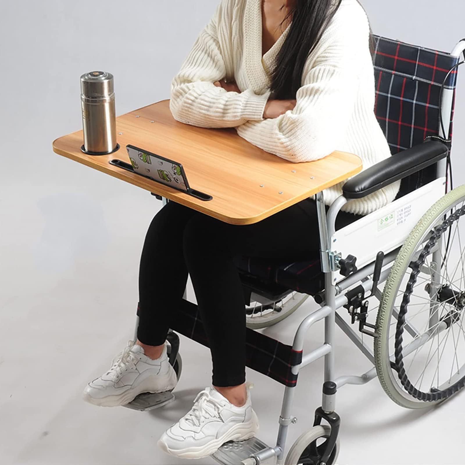 Mesa para silla de ruedas con soporte para teléfono móvil, tabla de comedor universal desmontable y portátil para accesorios de silla de ruedas