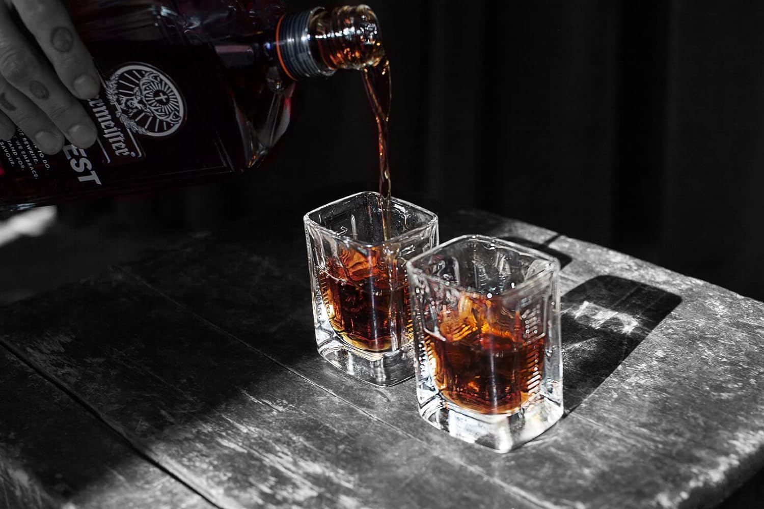 Jägermeister MANIFEST 70cl - Liquore premium a base di erbe con note di anice e frutta secca. 38% Vol. - Immagine 5