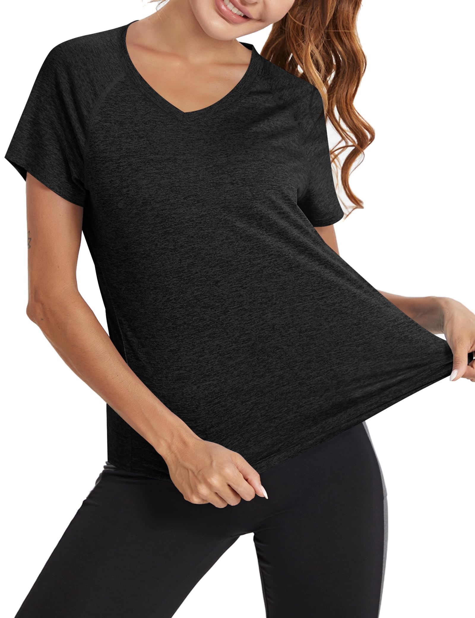 Un t-shirt de sport polyvalent pour femme, conçu pour le confort et la performance.