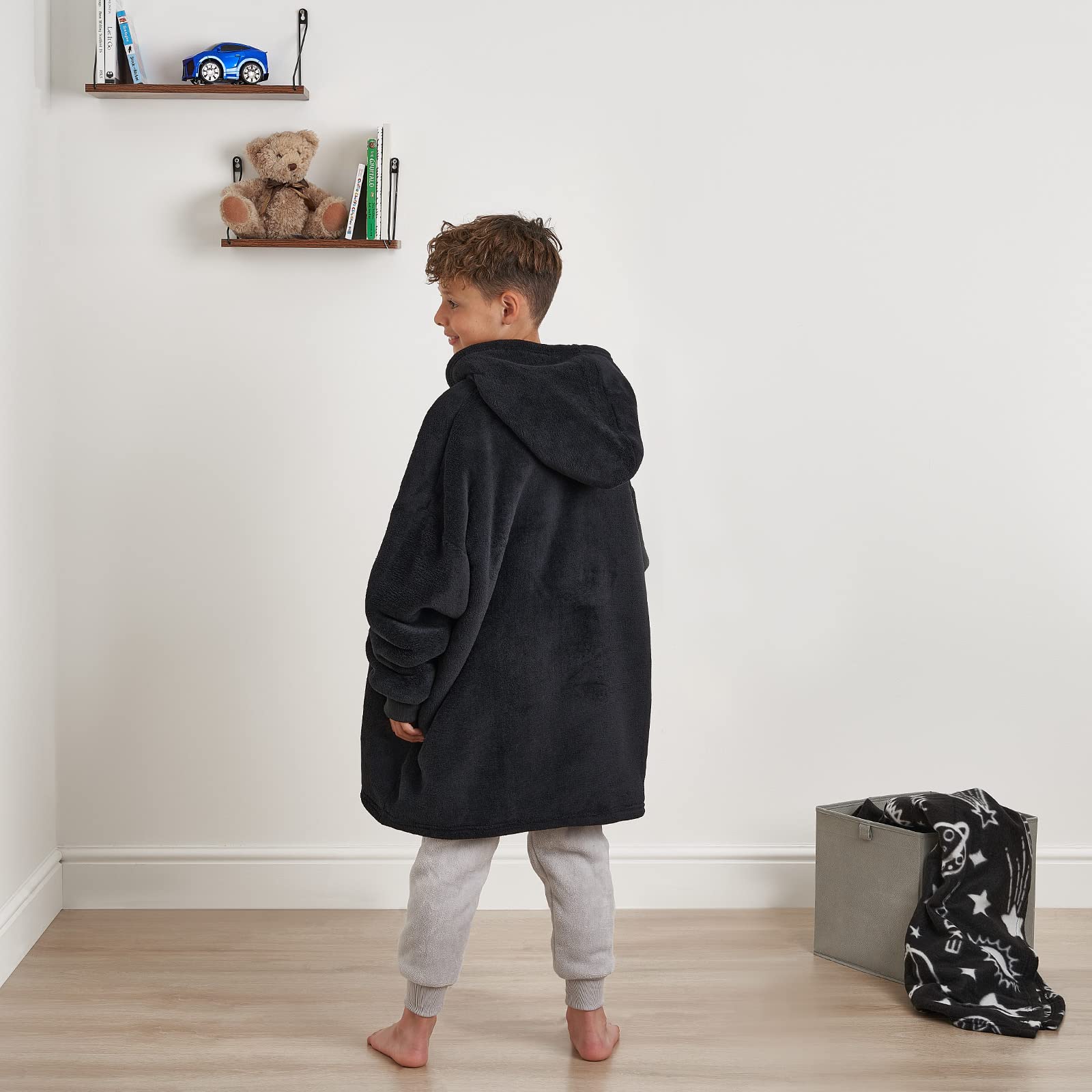 Amazon.com: Sienna Kids Oversized Hoodie Blanket Ultra Soft Plush Wearable  Sherpa Fleece Warm Throw Blanket Cosy Sweatshirt, Kids - Black : Home \u0026  Kitchen
